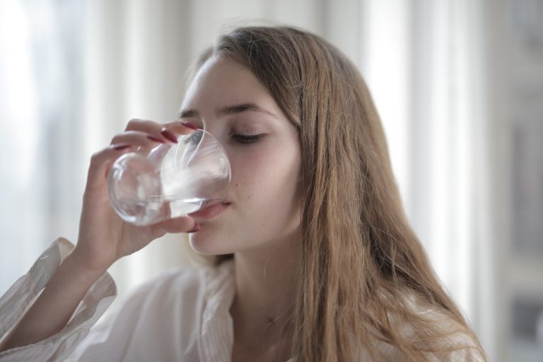 Importance de l’hydratation et conseils pour boire plus d’eau au quotidien