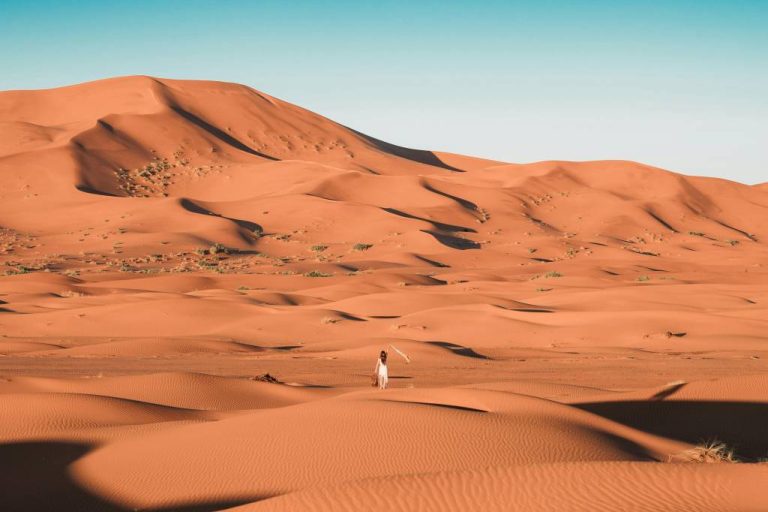 Tourisme dans le Sahara algérien : entre dunes, oasis et patrimoine ancestral