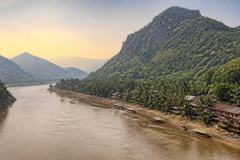 Le Mékong au Laos : guide pour découvrir ses paysages et ses villages emblématiques