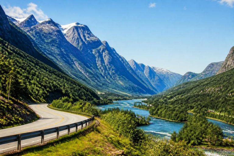 Norvège en voiture : itinéraire incontournable pour un voyage inoubliable