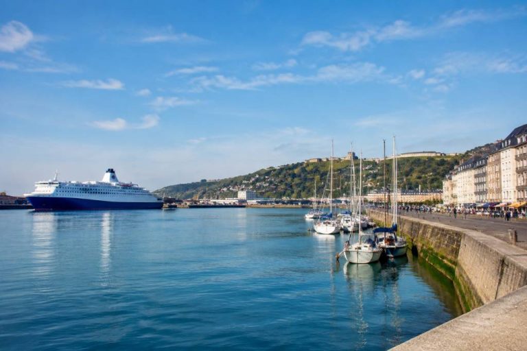 Agence de voyage à Cherbourg : comparatif des séjours organisés et conseils pour préparer son voyage