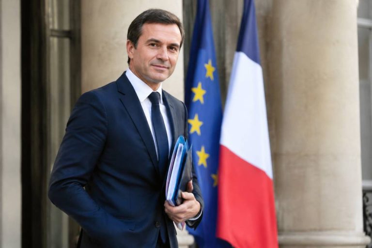Affaires étrangères : quel est le rôle du ministre ?